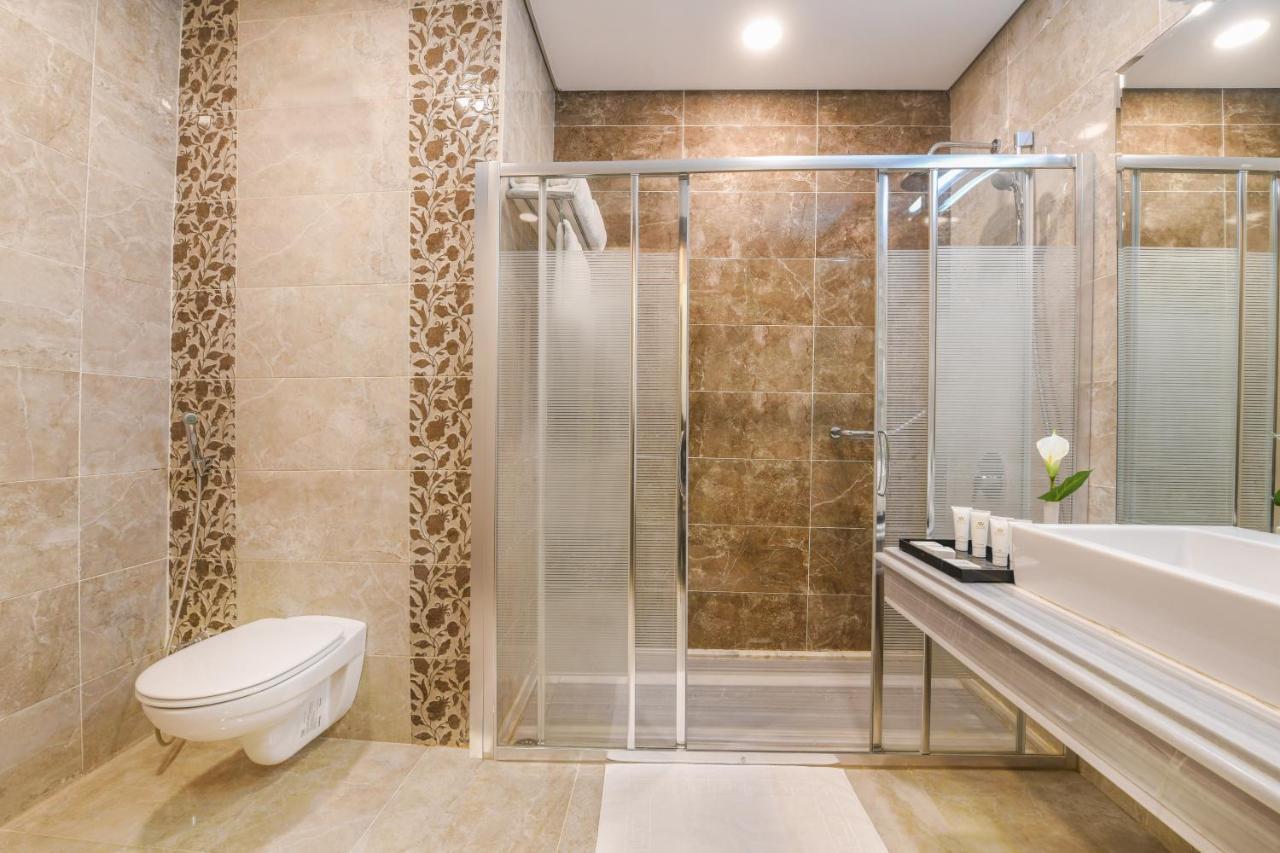 Tolip Gardens Hotel Kahire Dış mekan fotoğraf A shower enclosure